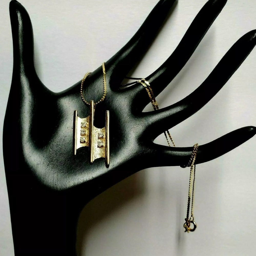 14kt gold Italian pendant